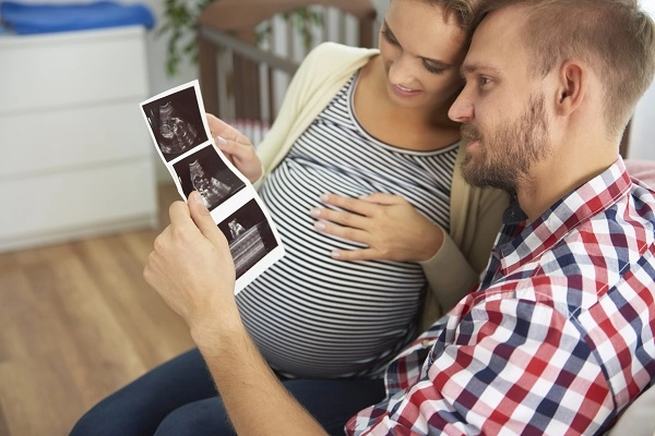 couple sonogram couple sonogram