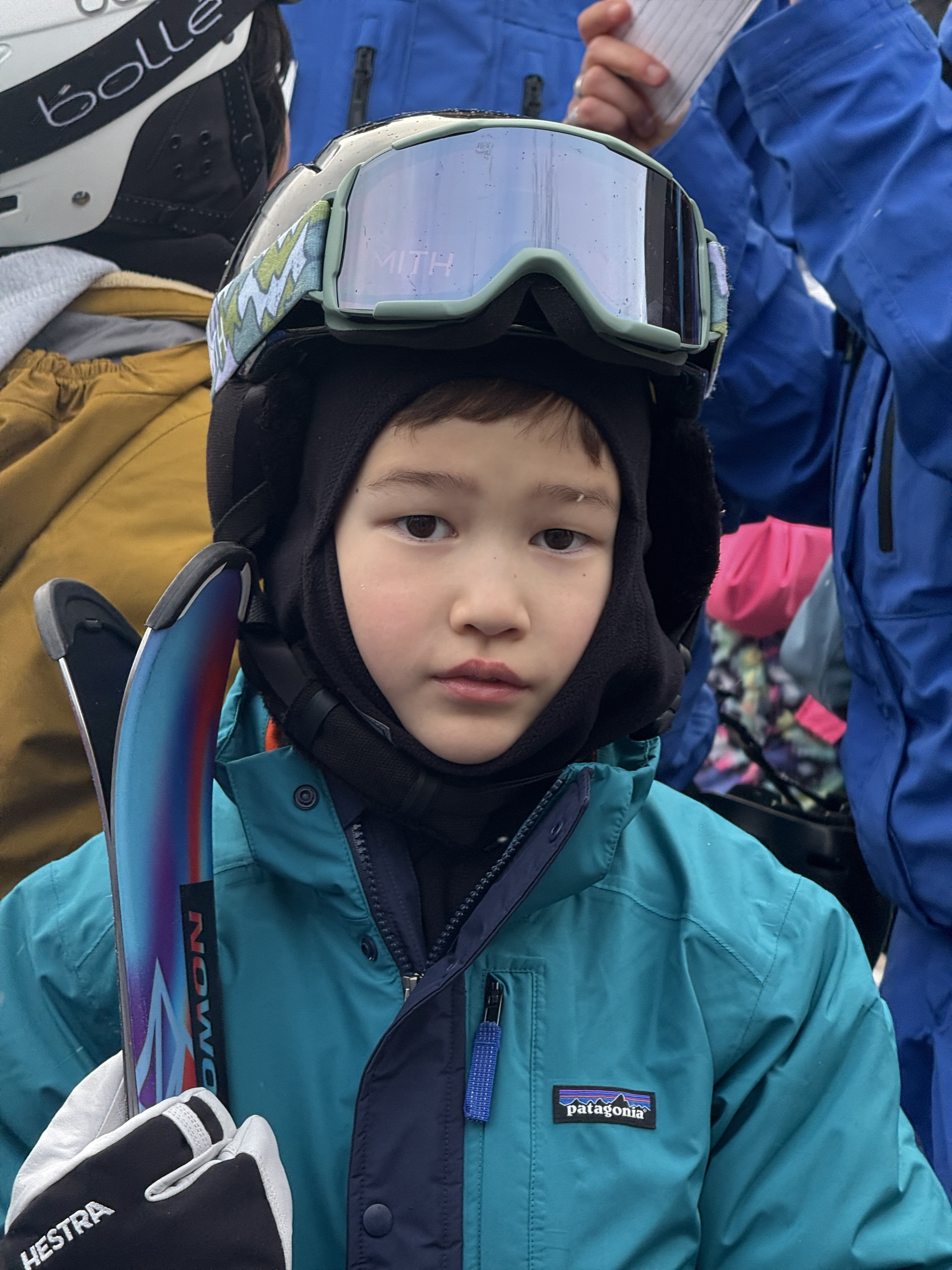 Aboyposesinskigearinwinter