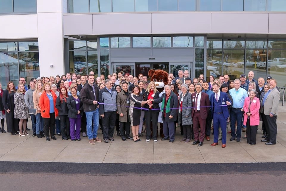 woodburn ribbon cutting