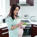 SalemHealth-pregnant-woman-eating-healthy-22