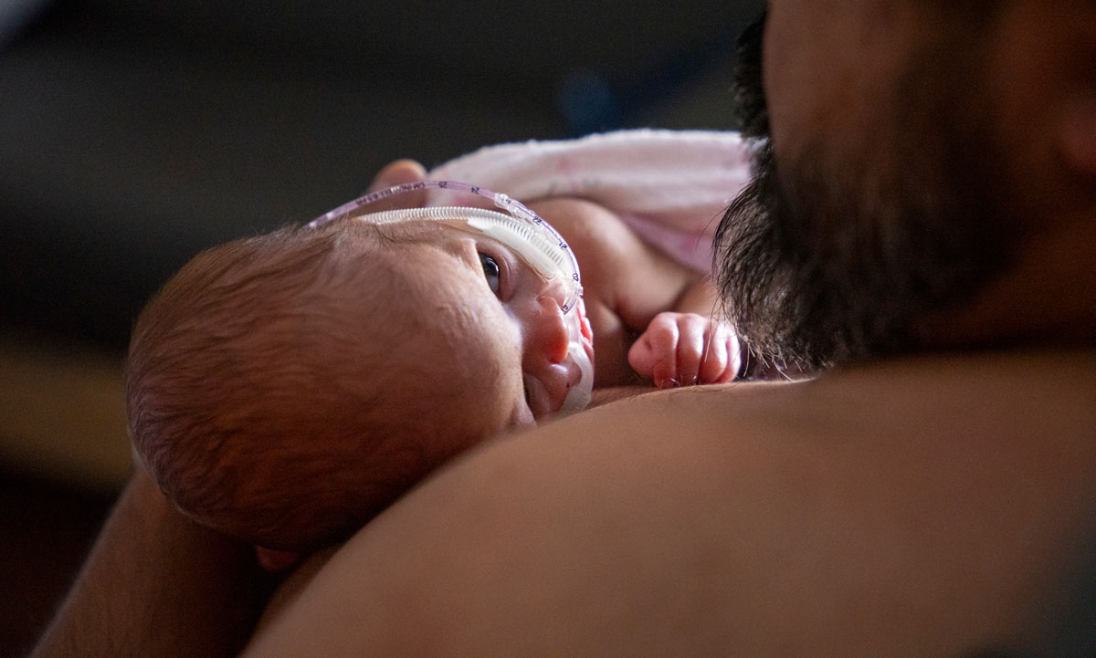 Tinypatientbondswithdad