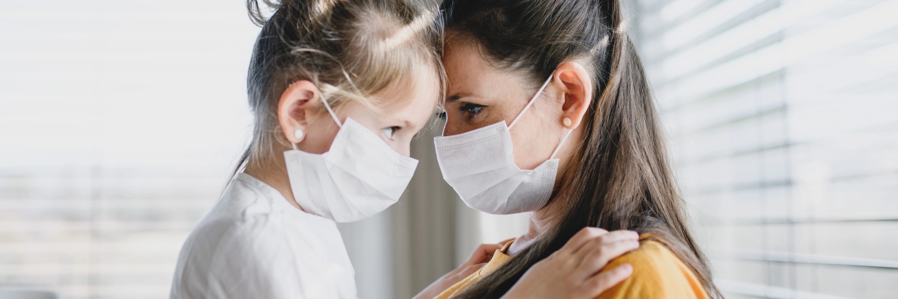 Motheranddaughtersnuggling