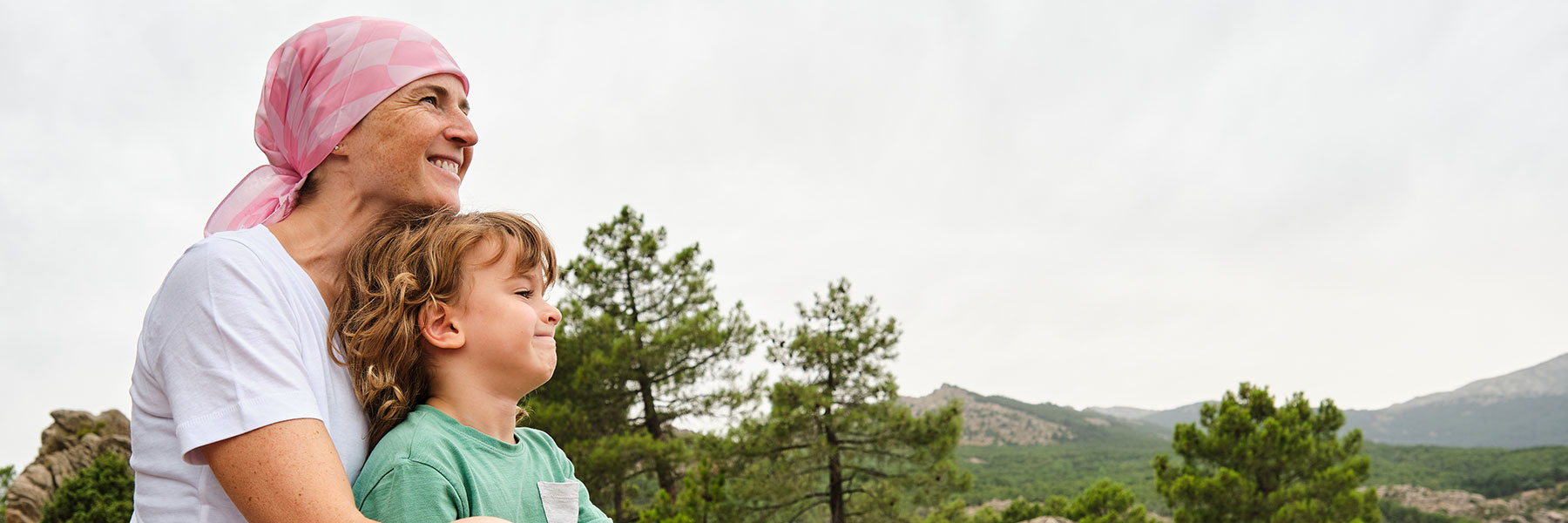 Cancerpatienthikingwithson