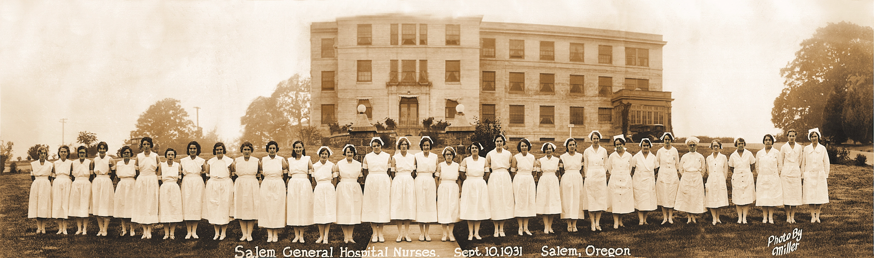 SalemGeneralHospitalwithNursesin1931