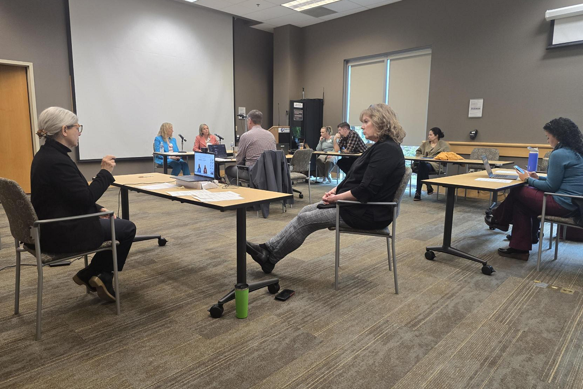 BehindthescenesattheVirtualTownHallwithASLinterpretersandmoderatoronApril21