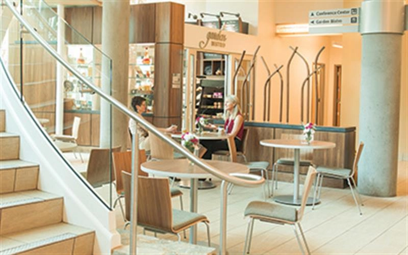 GardenbistrobehindthestaircaseneartheSalemHealthCancerInstitute