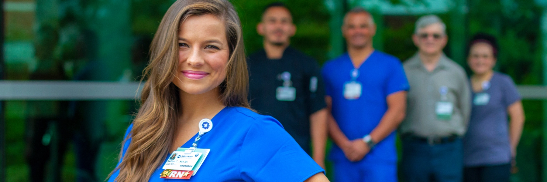 NewRNstandingoutsidesmiling