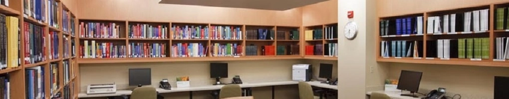 WorkstationsandbookshelvesintheStaffLibrary