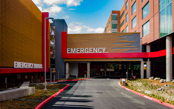 SalemHospitalemergencyentrance