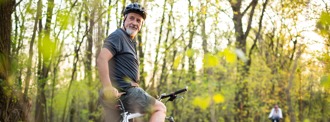 Manridingabikeonaforesttrail