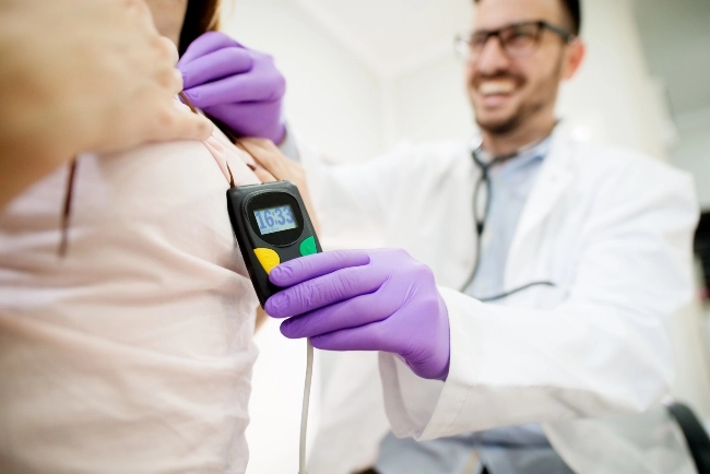 salemhealth-heart-monitoring-patient-2-23