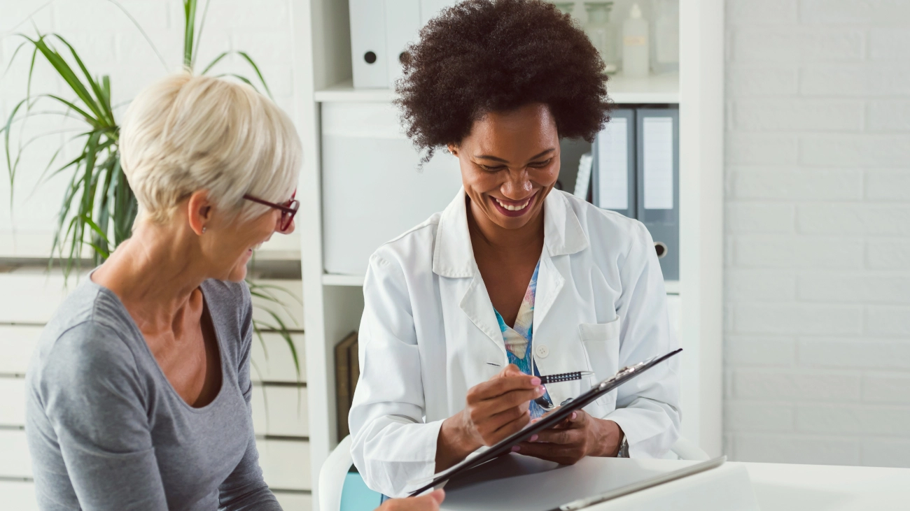 Patienttalkingwithaprovider