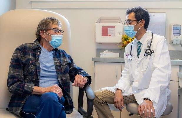 Cardiologist_Patient-Masked-06-092921crop