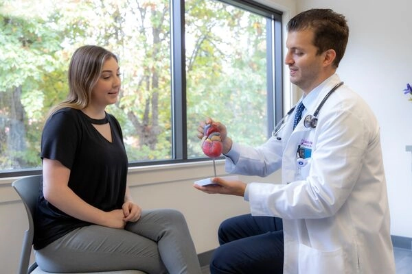 DrMaaloufandapatientdiscussingtheheart