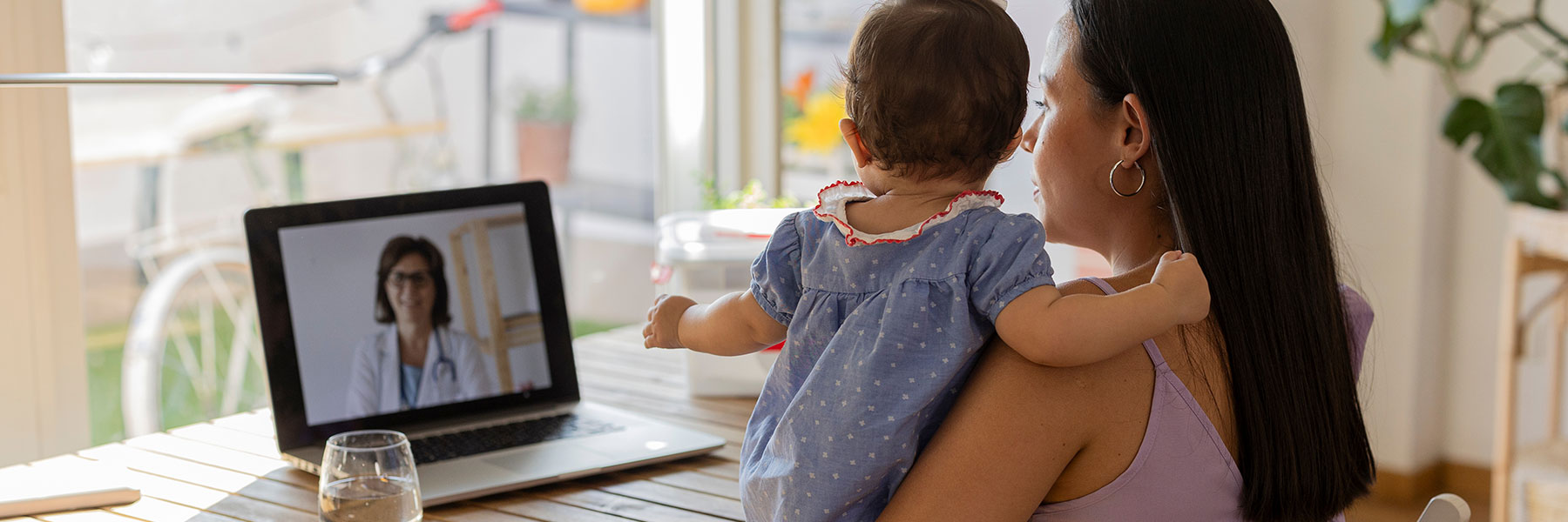 Motherandchildonavirtualdoctorsappointment