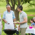 Familygrillingintheyard