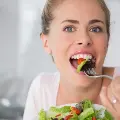 womaneatingsalad